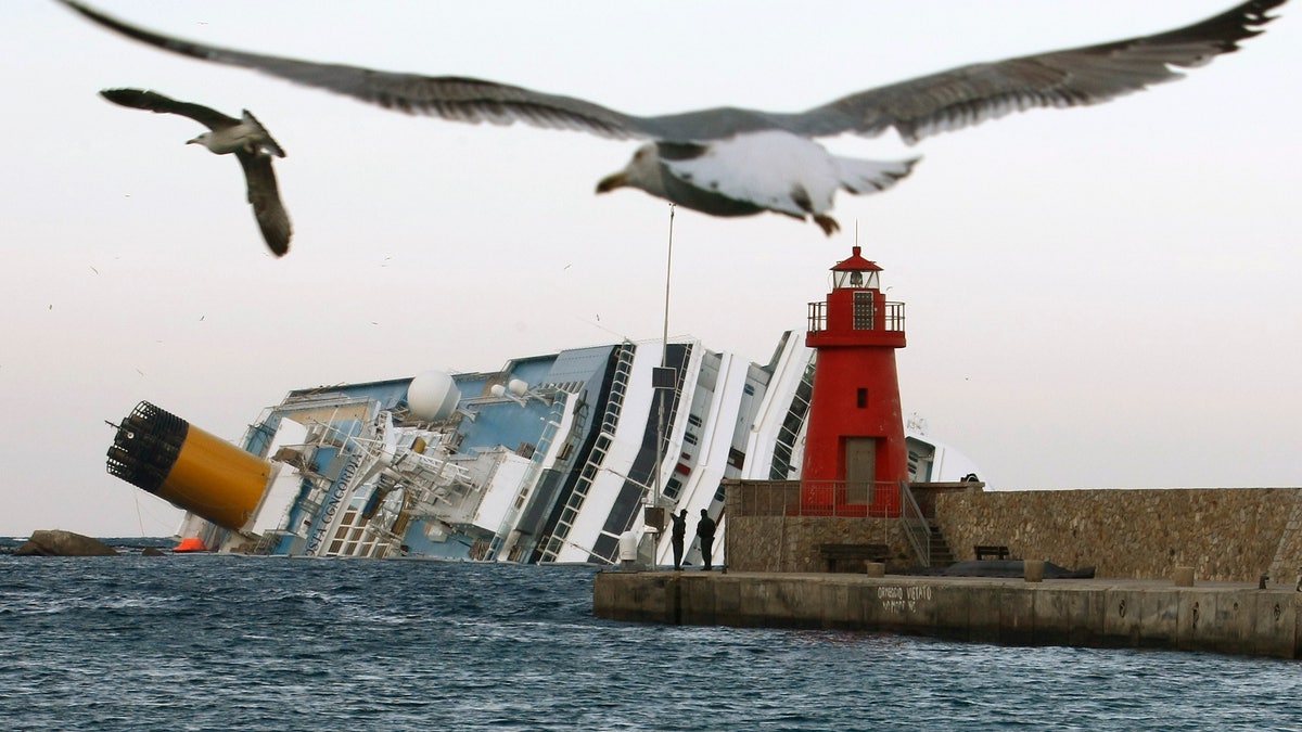 8f3acb4e-Italy Ship Aground