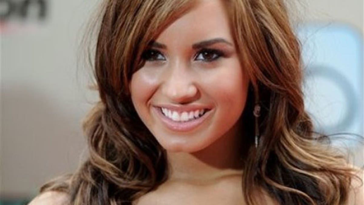 38526135-People Demi Lovato