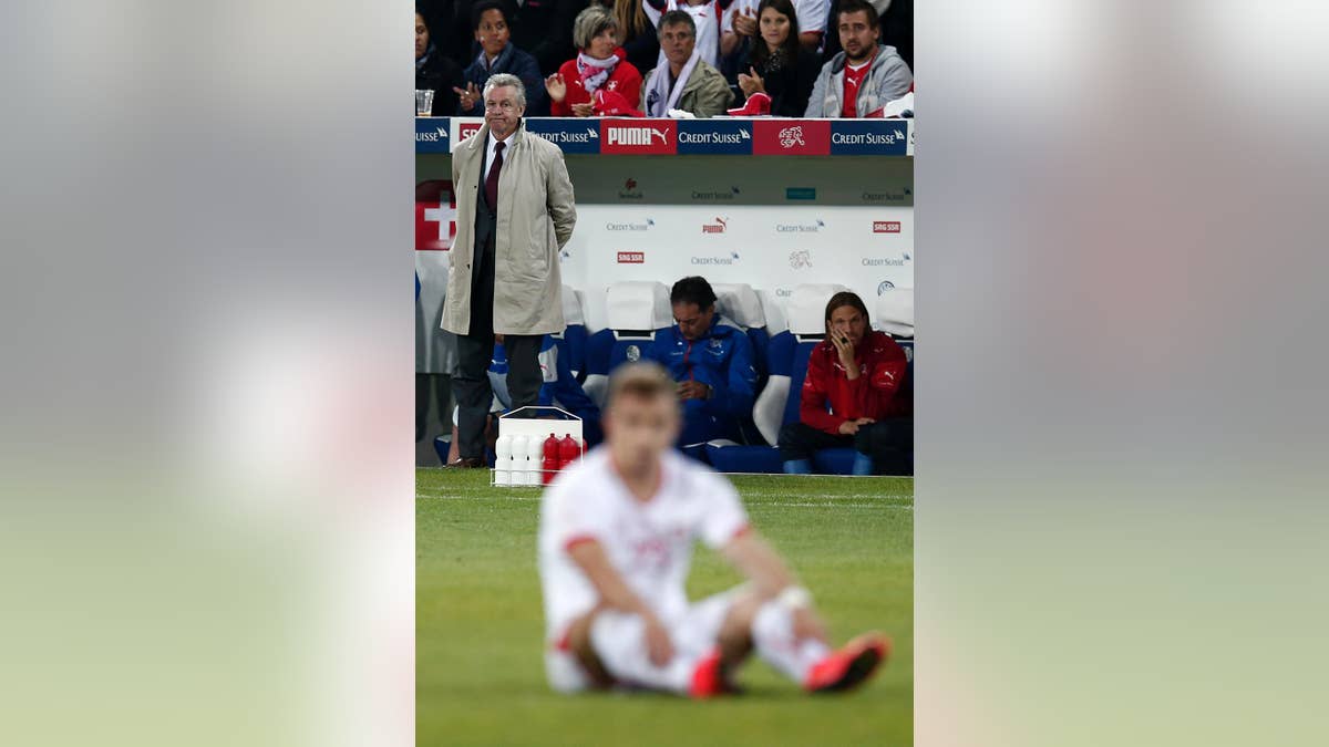 Piala Dunia 2014: Pelatih Swiss yang keluar, Ottmar Hitzfeld, bertujuan untuk pergi di Kejuaraan Dunia