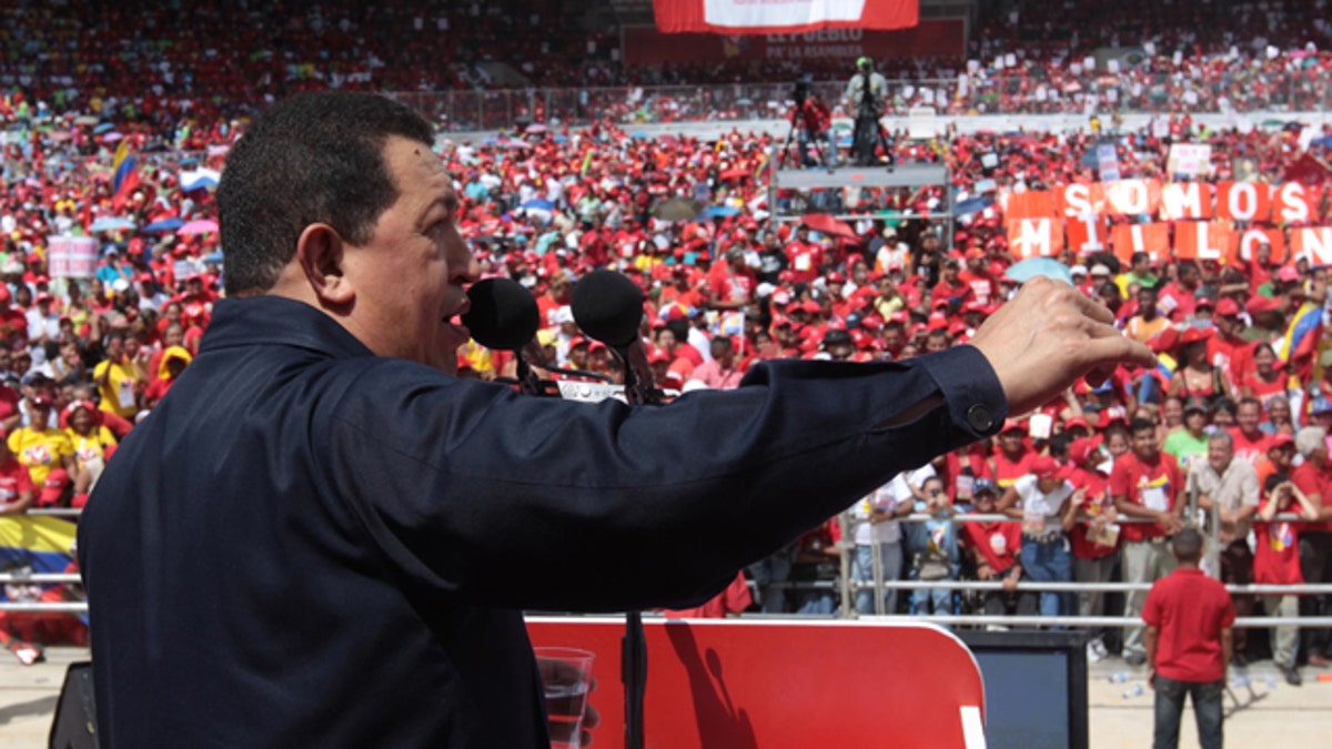 Chavez mengancam akan menghentikan penjualan minyak AS jika Venezuela diserang oleh negara tetangganya, Kolombia