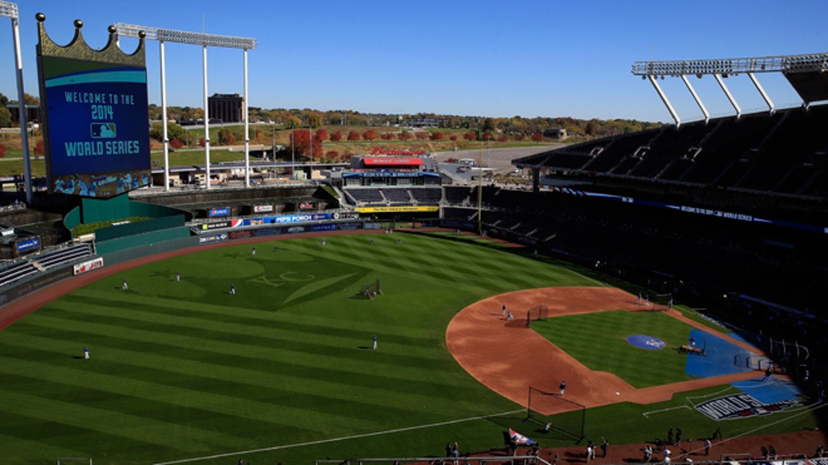 519498199AT00013_World_Seri