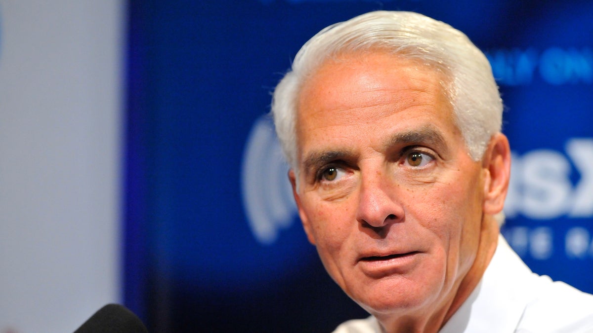 WASHINGTON, DC - FEBRUARY 06: Former Florida governor Charlie Crist visits SiriusXM's "Book Club With Michael Smerconish" to discuss his new book "The Party's Over: How The Extreme Right Hijacked The GOP And I Became a Democrat" at SiriusXM Studio on February 6, 2014 in Washington, DC. (Photo by Larry French/Getty Images)