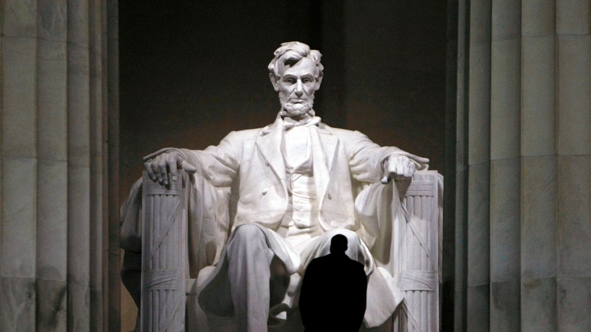 Travel-Trip-Lincoln in Washington