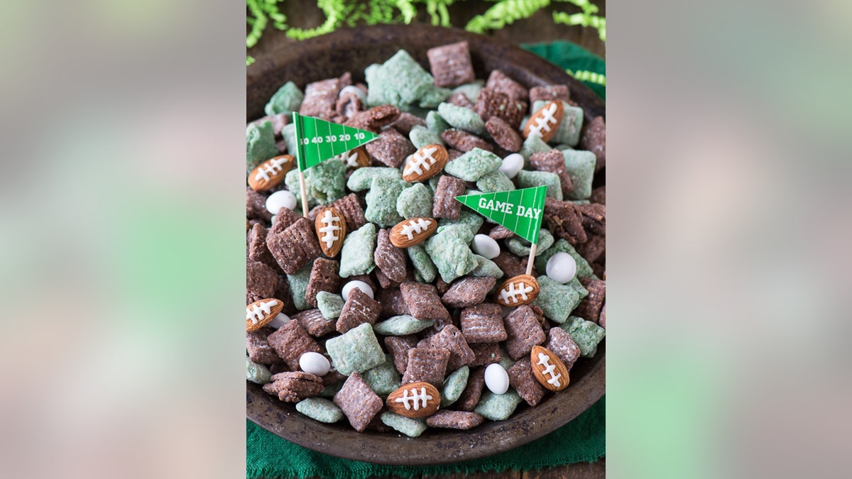 From backyard barbeques to relaxed birthday soirees, puppy chow never disappoints.