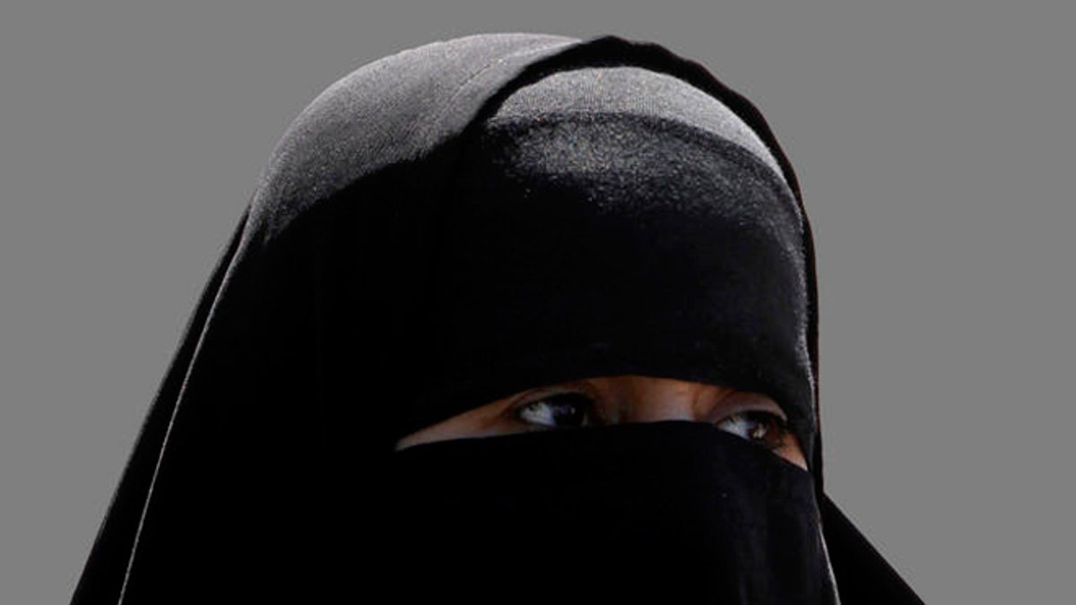 A bill has come foward in Sri Lanka to ban the burqa after the deadly Easter Sunday attacks.