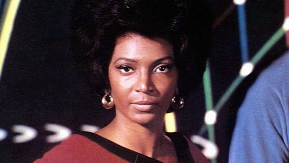 Nichelle Nichols headshot, as Lt. Uhura, from tv series 