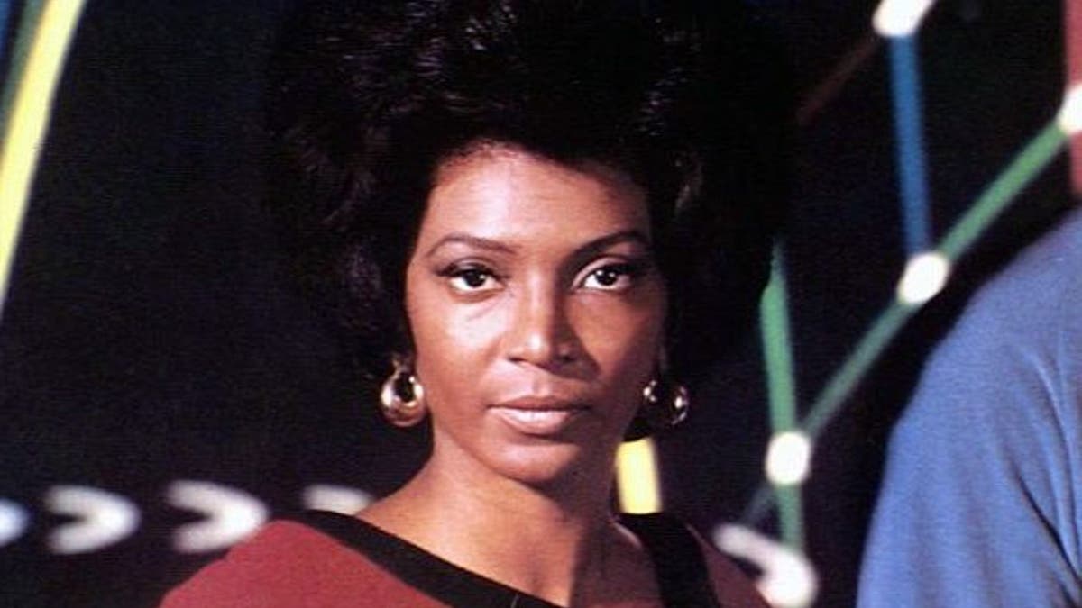 Nichelle Nichols headshot, as Lt. Uhura, from tv series 