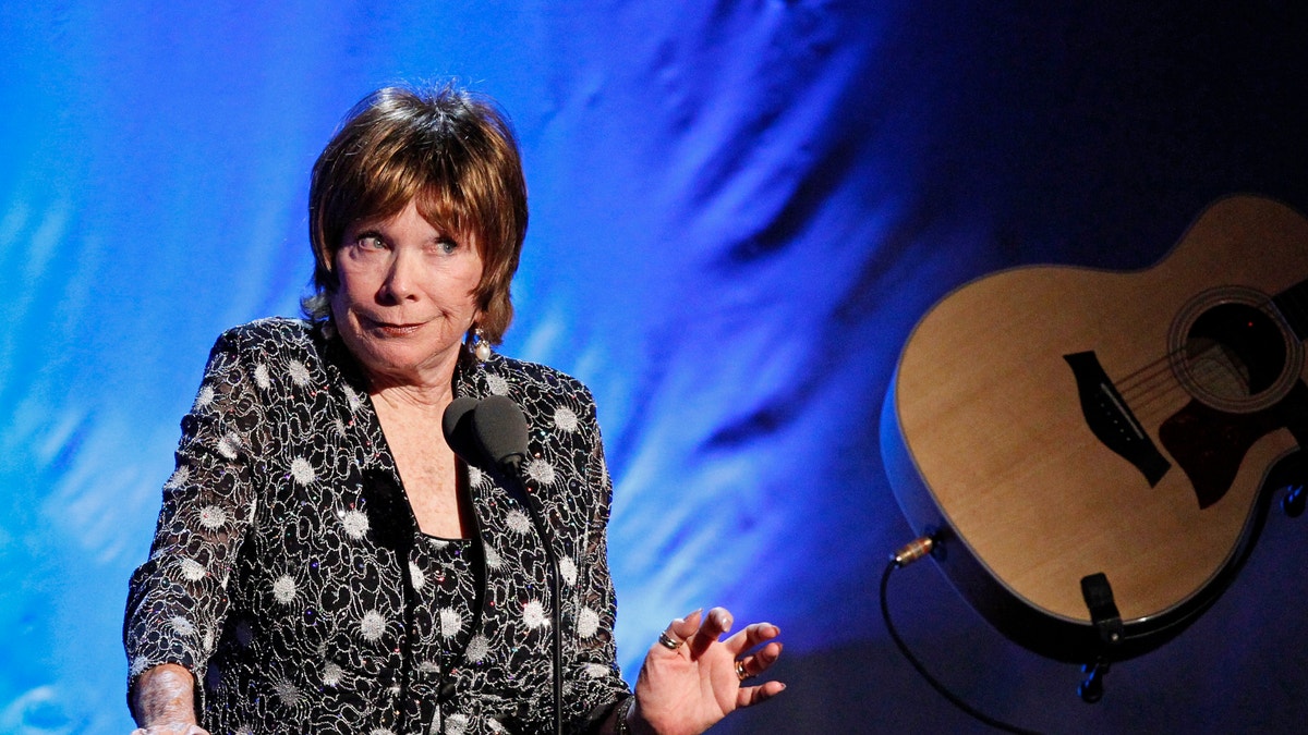 Shirley MacLaine Talks Trump Oscars Mix Up At Lumiere Award Ceremony   6f363b38 Shirley Maclaine Reuters Wacky 