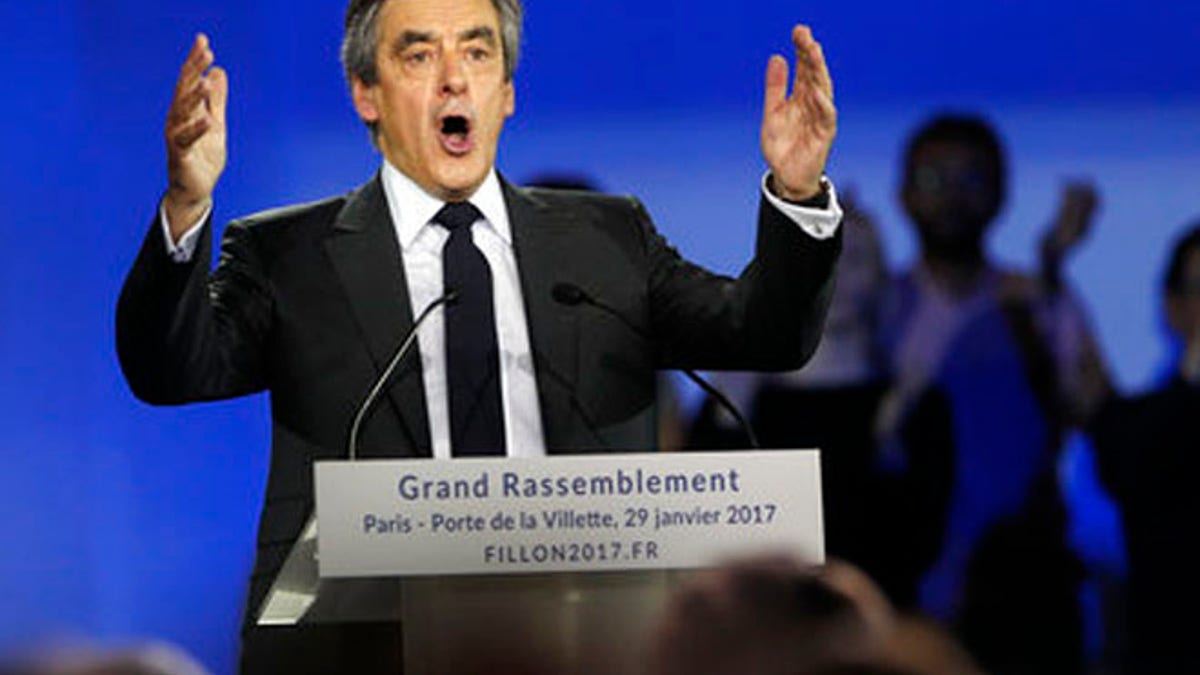 77049852-fillon