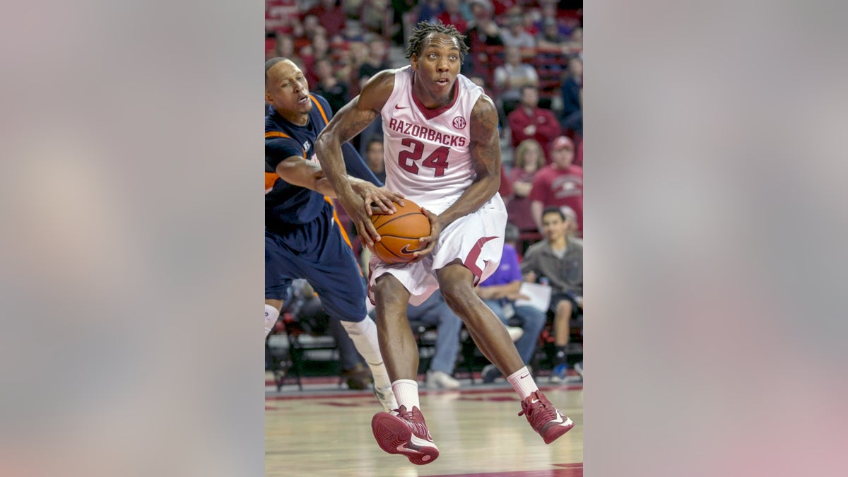 Arkansas Qualls Question Basketball