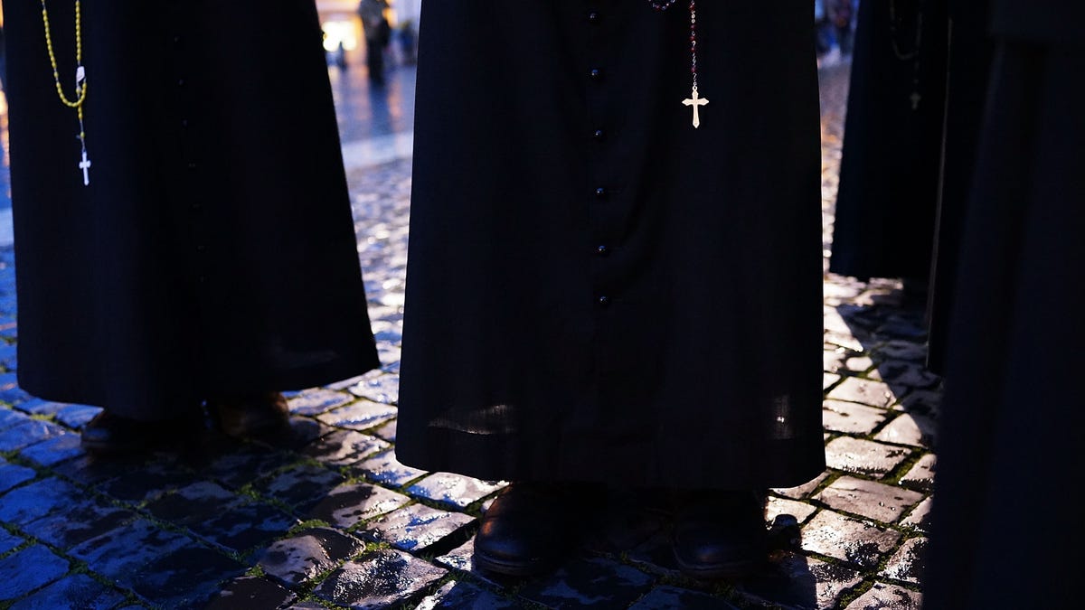 Pastor Katolik Meksiko yang diskors dituduh melakukan pelecehan seksual terhadap sedikitnya 19 orang