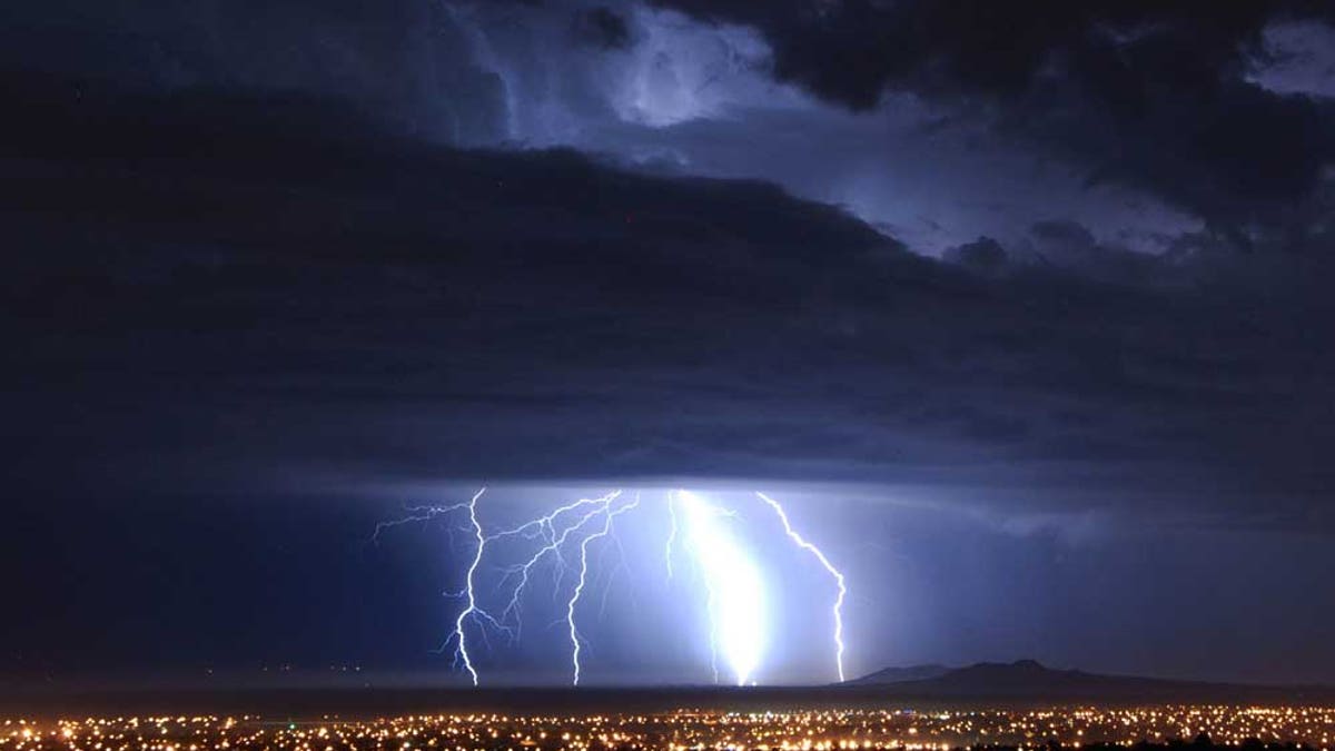 APTOPIX Lightning Weather