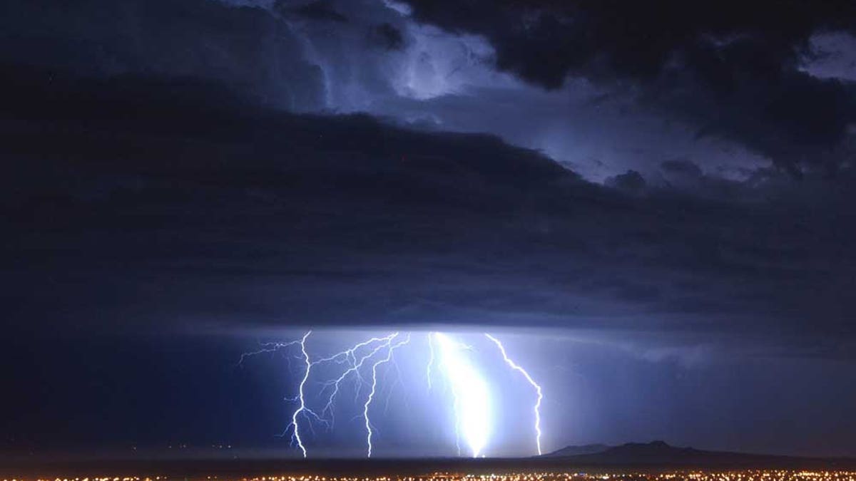 APTOPIX Lightning Weather