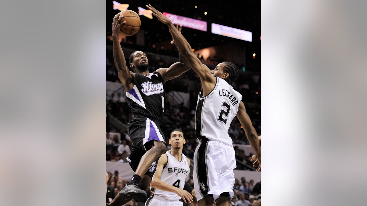 a1417b3c-Kings Spurs Basketball