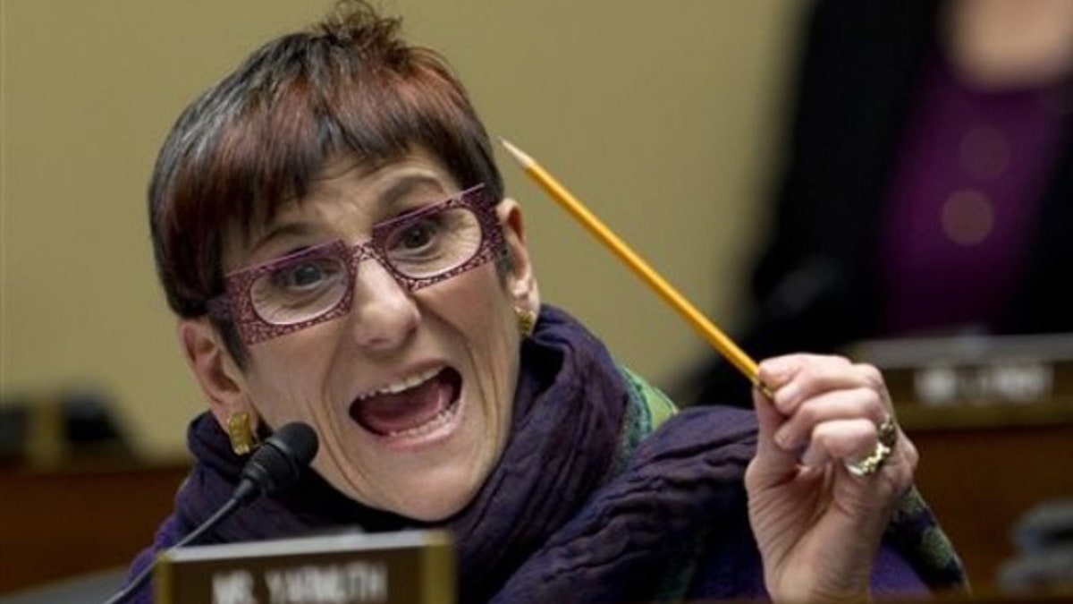 DeLauro adalah Demokrat Connecticut terbaru yang bergabung dengan Seiu Picket Line