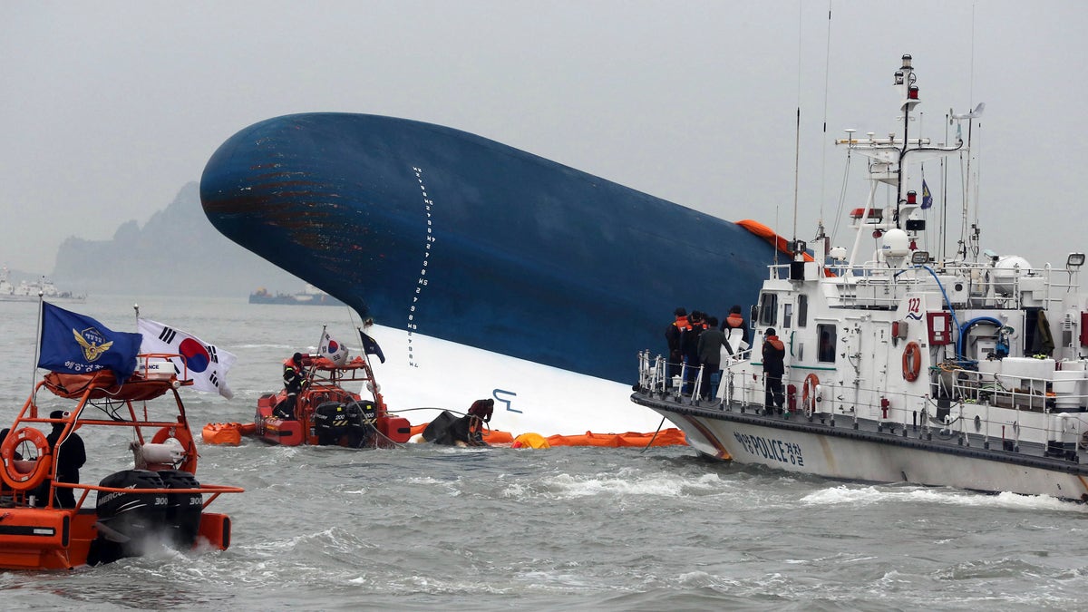 879e449d-South Korea Ship Sinking