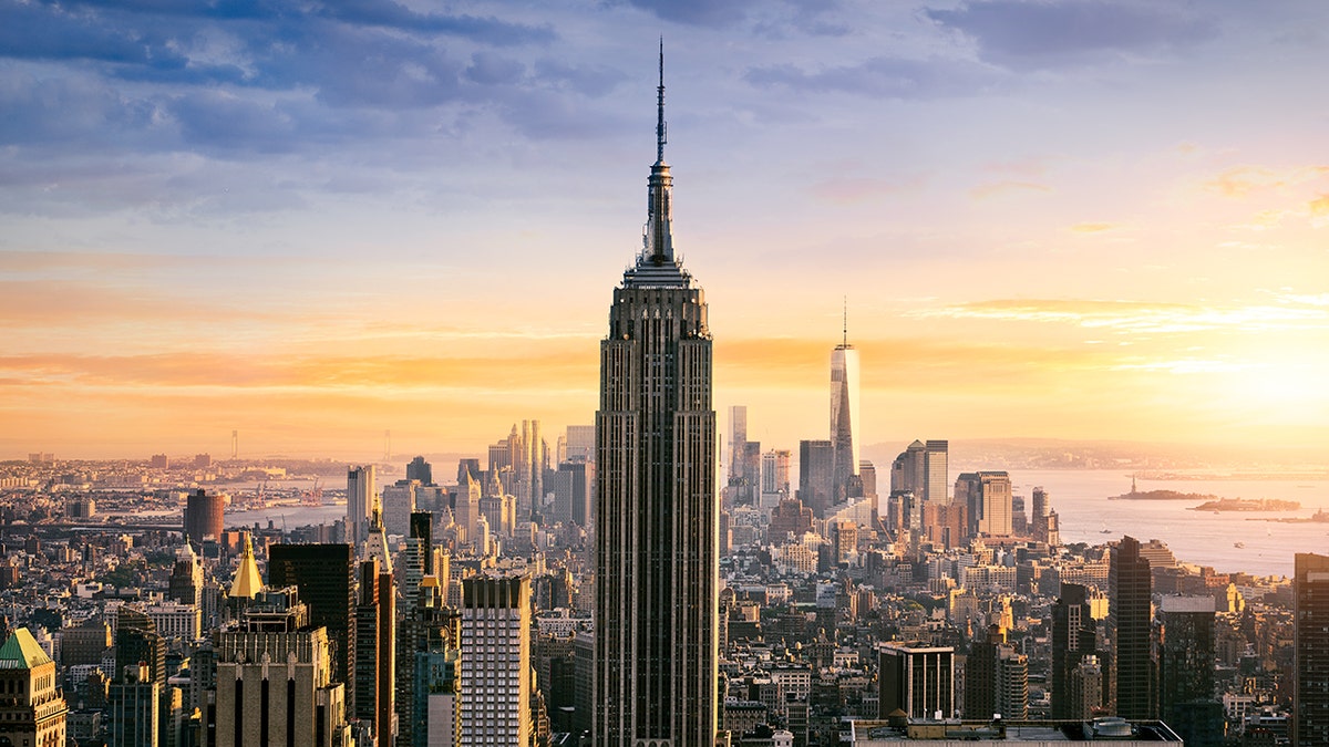 8a9f20bb-nyc istock