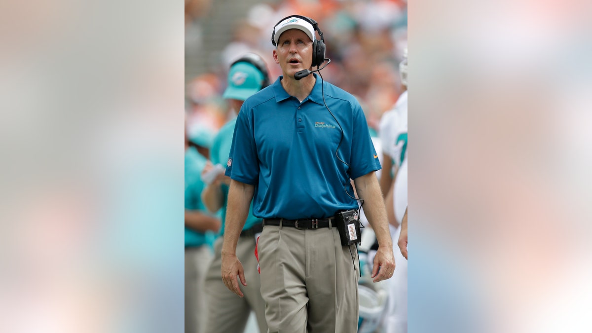 c8224177-Bills Dolphins Football