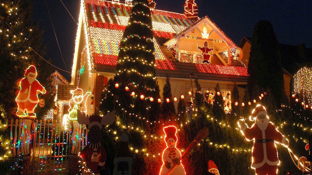 HUNGARY HOLIDAY DECORATION