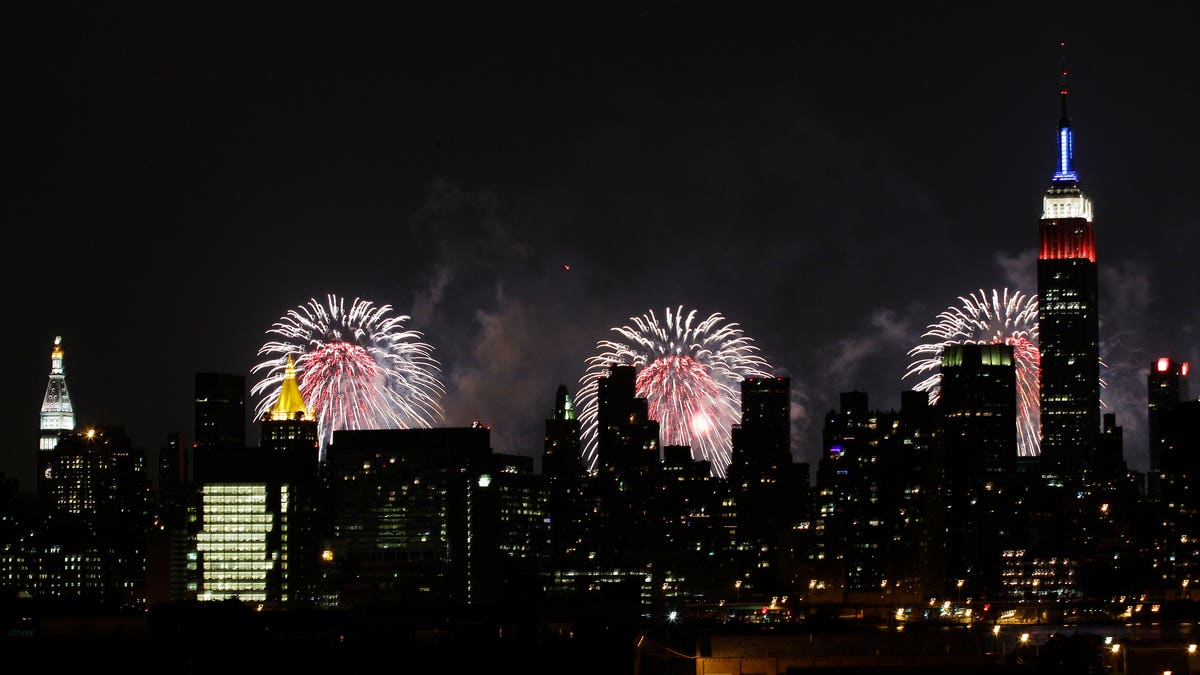 ec306e78-APTOPIX Fourth of July Fireworks