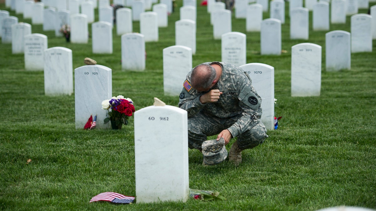 APTOPIX Arlington Cemetery Memorial Day