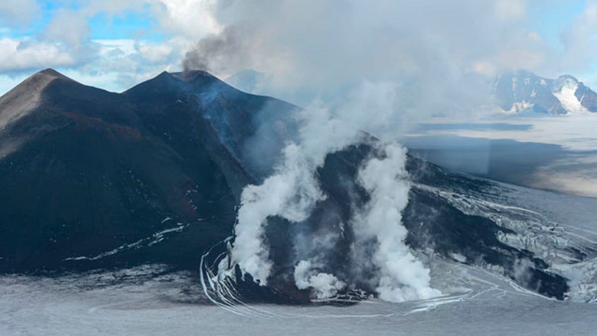 82da576f-Alaska Volcano