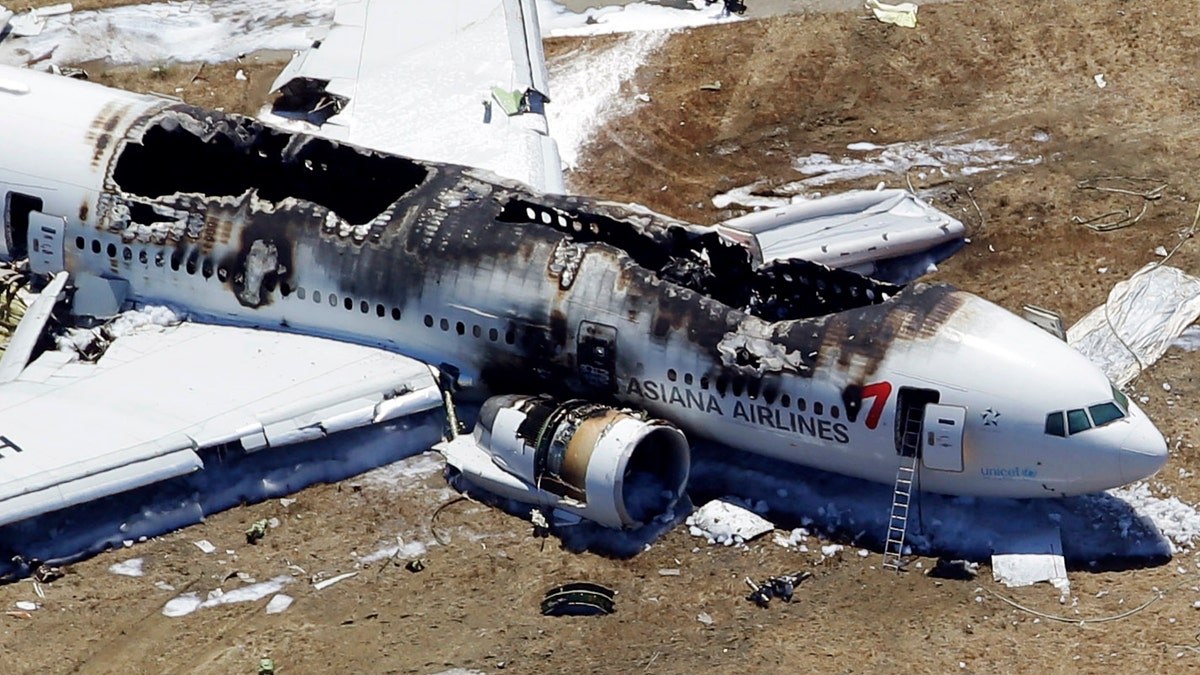 37551e28-APTOPIX San Francisco Airliner Crash