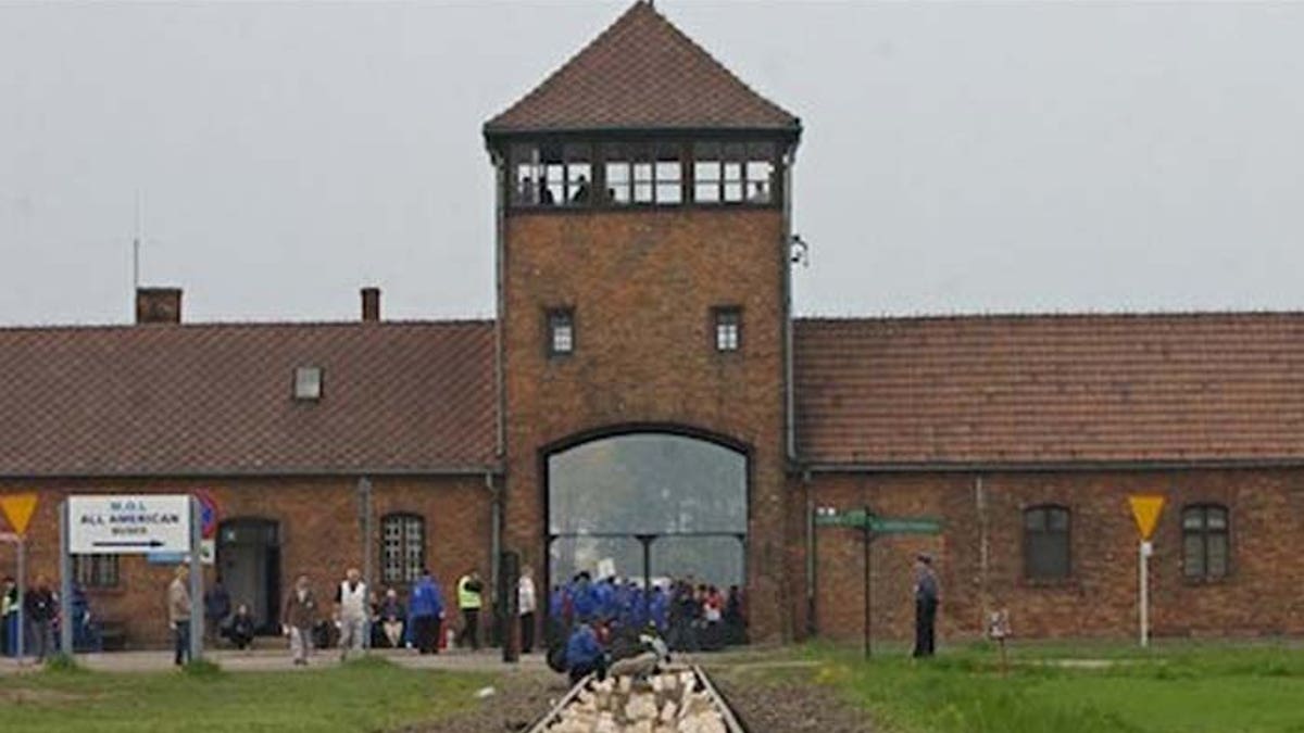 f0002f03-Auschwitz