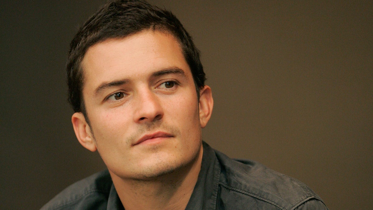 Actor Orlando Bloom attends a meeting with city officials in Sarajevo August 12, 2008. Bloom said on Tuesday he was stepping aside from the big productions that made him a star to work in a film about life in the Bosnian capital Sarajevo during the 1992-95 siege. REUTERS/Damir Sagolj (BOSNIA AND HERZEGOVINA)