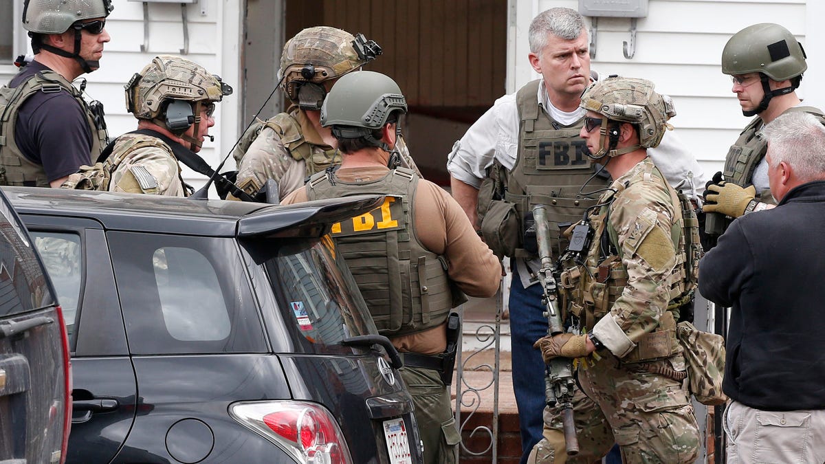 16c26c5f-Police Converge Mass