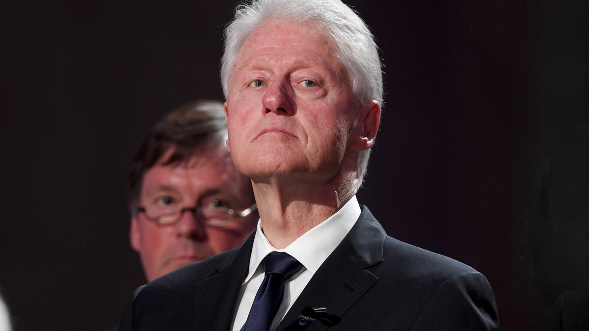 Former U.S. president Bill Clinton attends a pontifical requiem mass for late former German Chancellor Helmut Kohl in the cathedral in Speyer, Germany, July 1, 2017.  REUTERS/Arne Dedert/Pool - RC170187E1C0