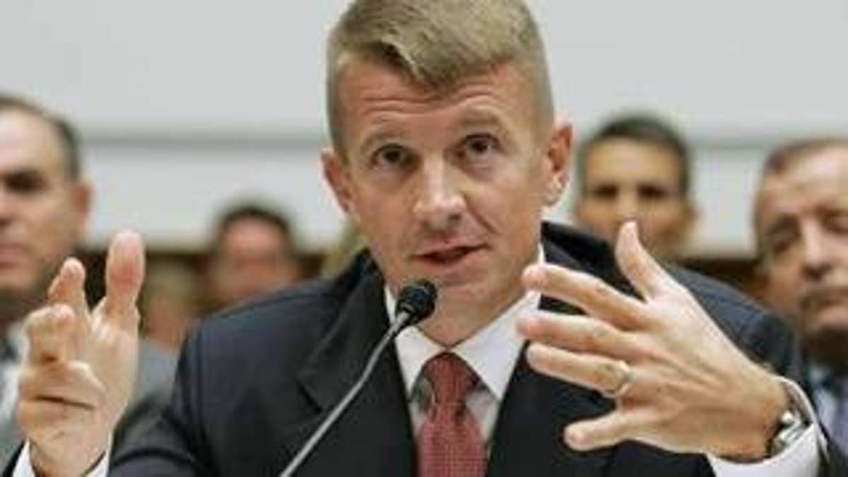 Dua orang dalam menuduh pendiri Blackwater melakukan pembunuhan dan kejahatan lainnya