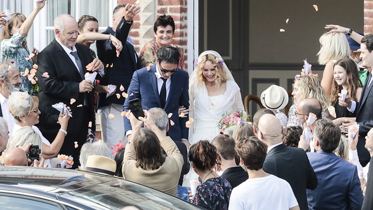 Johnny Depp's ex Vanessa Paradis marries director boyfriend | Fox News