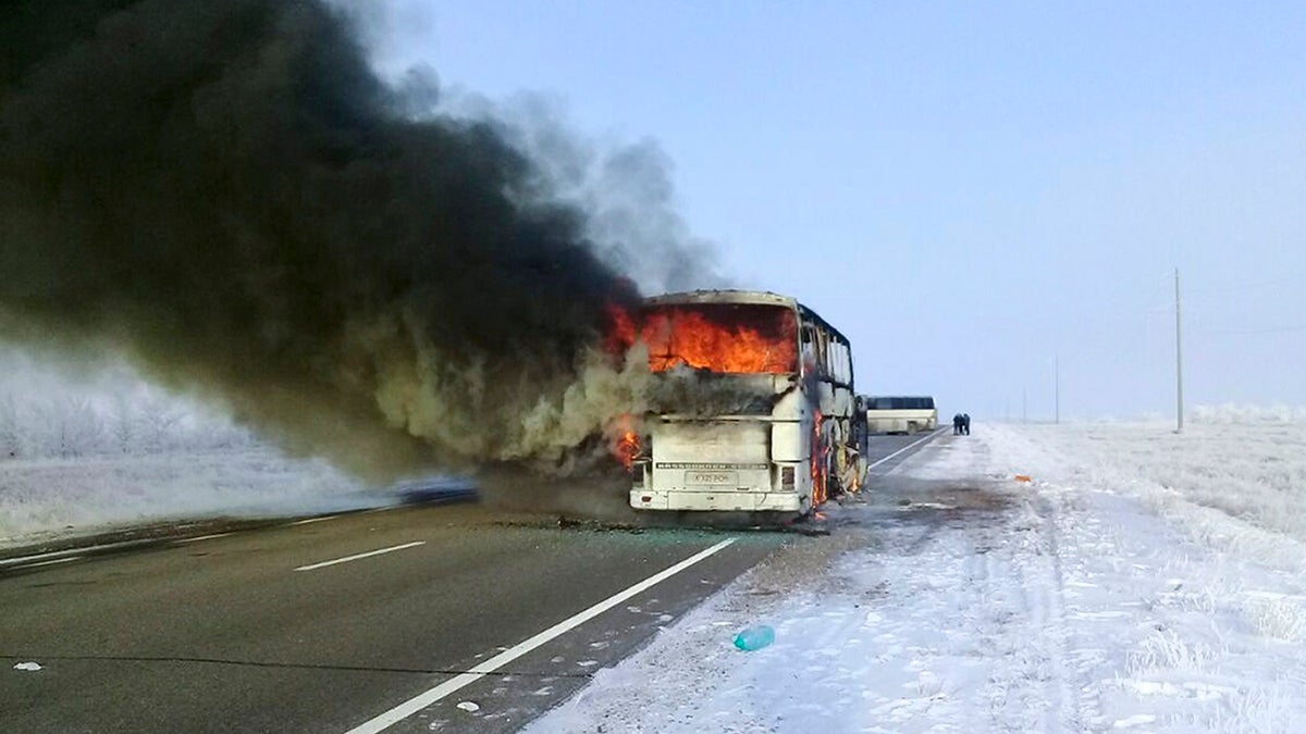 d7420100-Bus fire