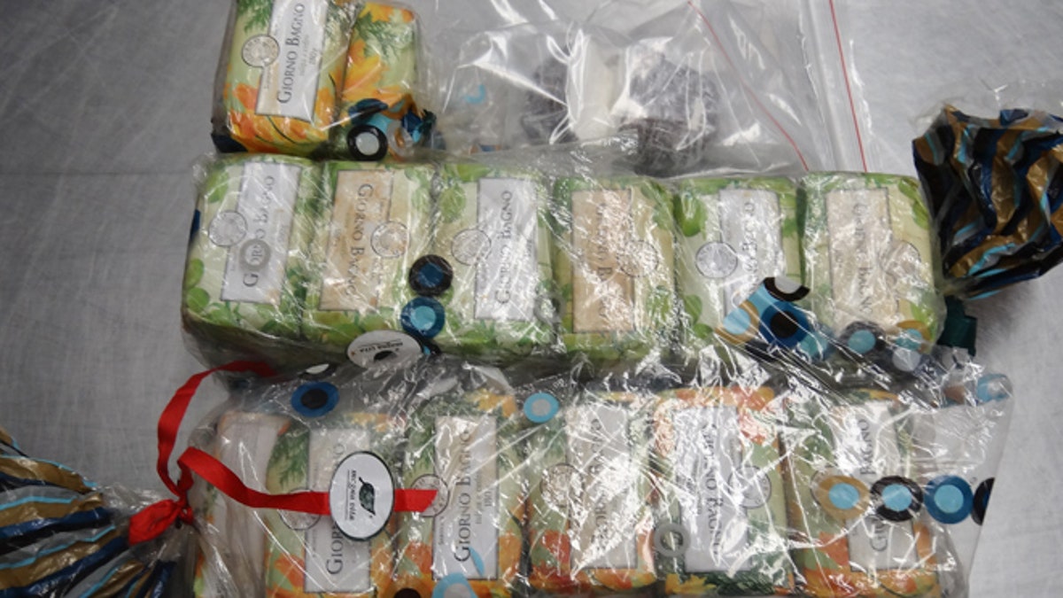 03143816-Australia Cocaine