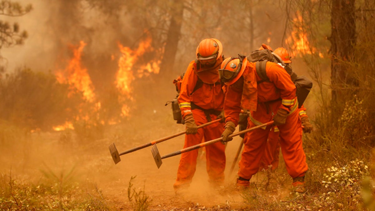 5a7eaaf6-California Firefighting Inmates