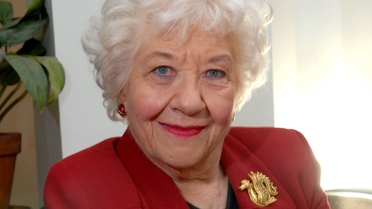 Charlotte Rae ap