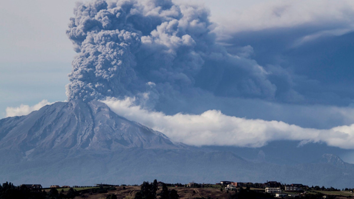 8a985073-Chile Volcano Erupts