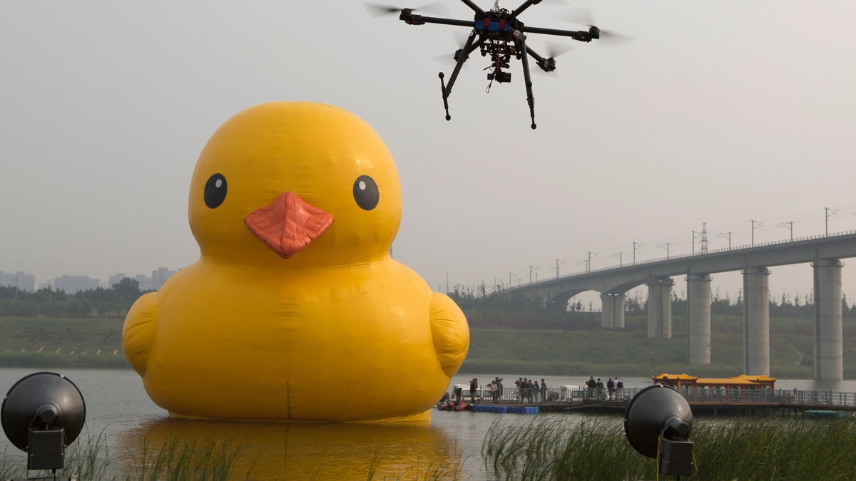China Giant Yellow Rubber Duck