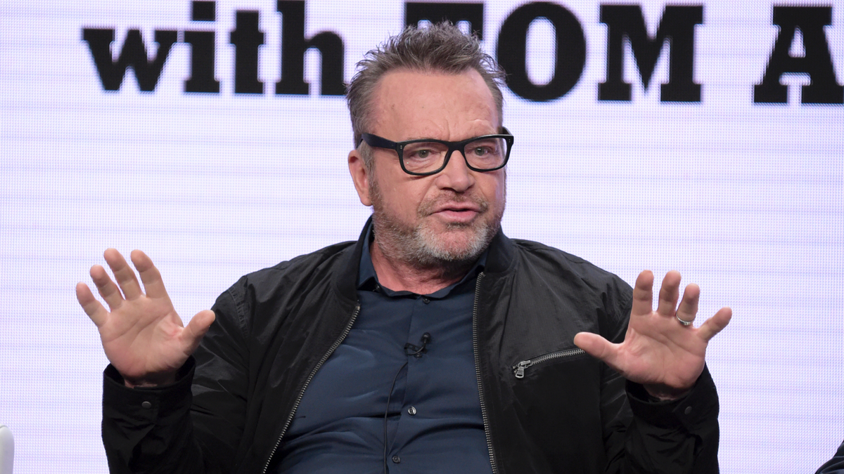 Tom Arnold in a photo
