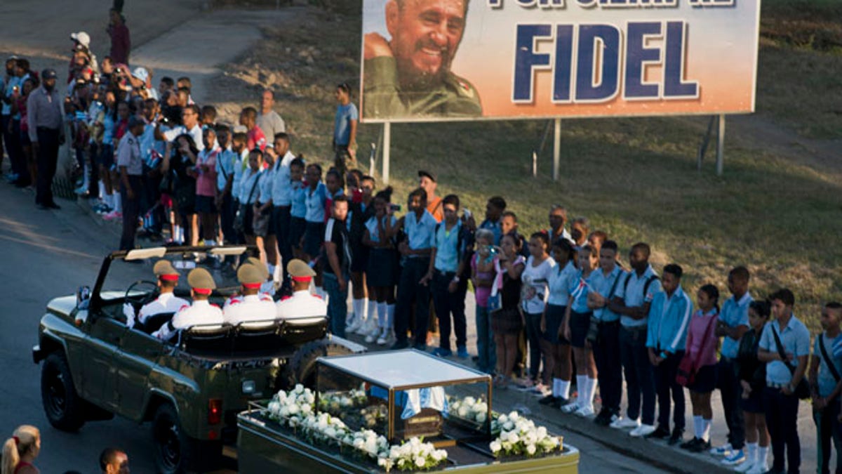 Mantan pemimpin Kuba Fidel Castro dimakamkan dalam upacara pribadi di dekat mausoleum Jose Marti