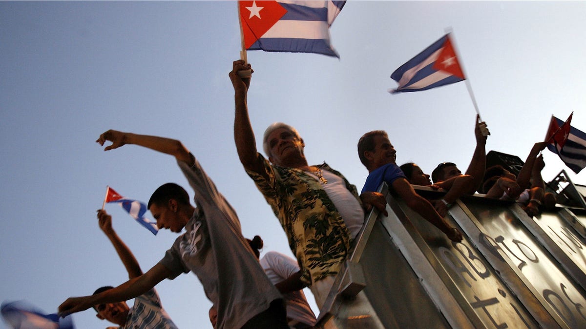 71544789CS019_Cuban_America