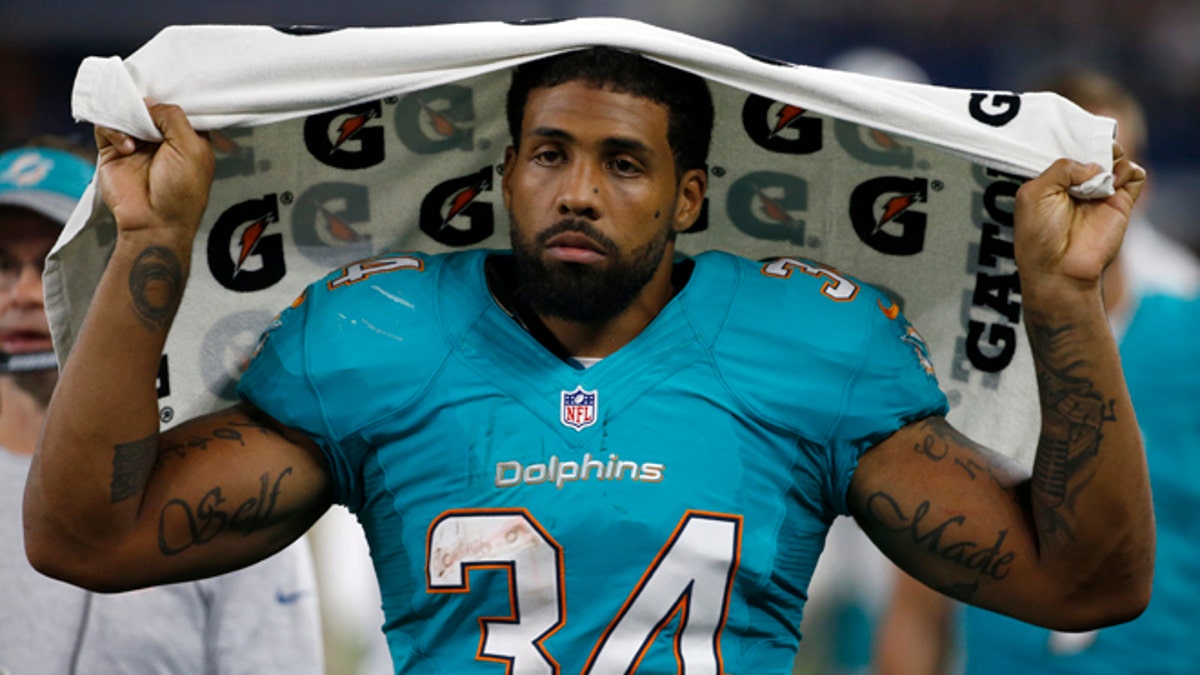 Dolphins-Foster Retires Football