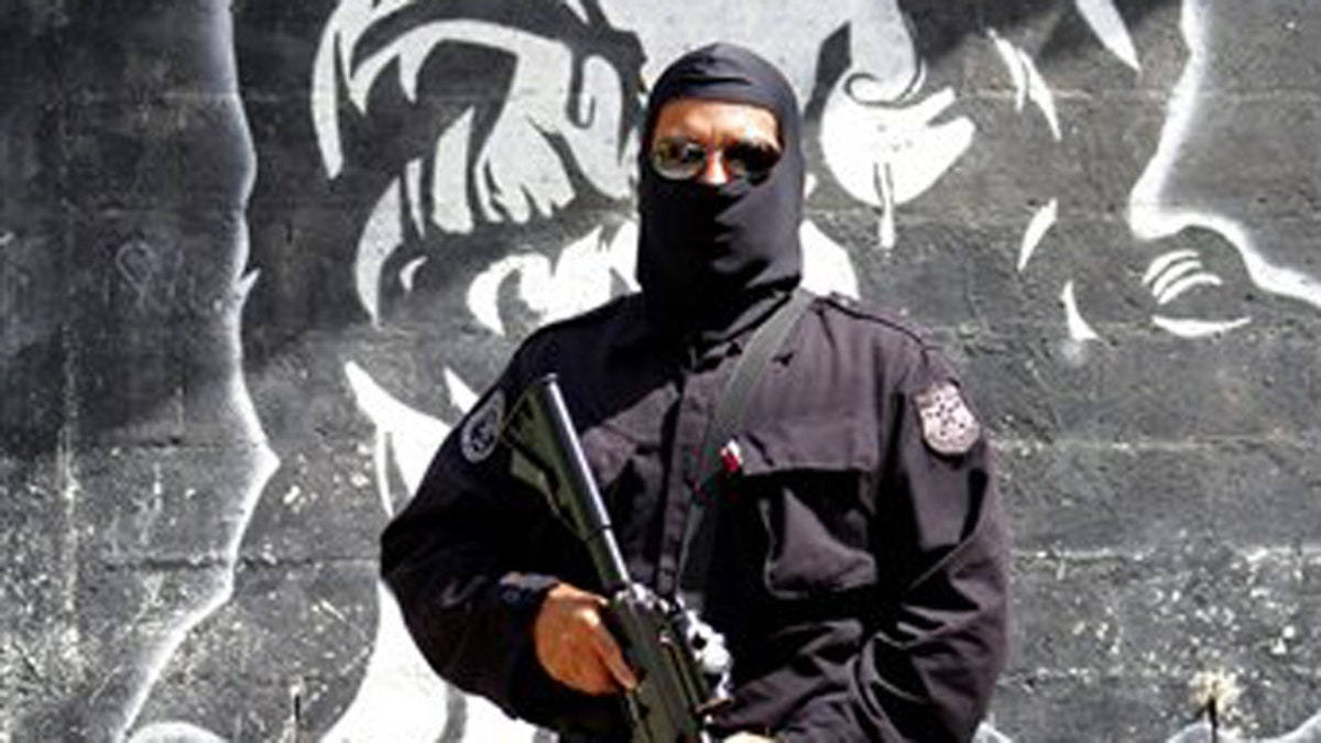 3b820988-El Salvador Gang Violence