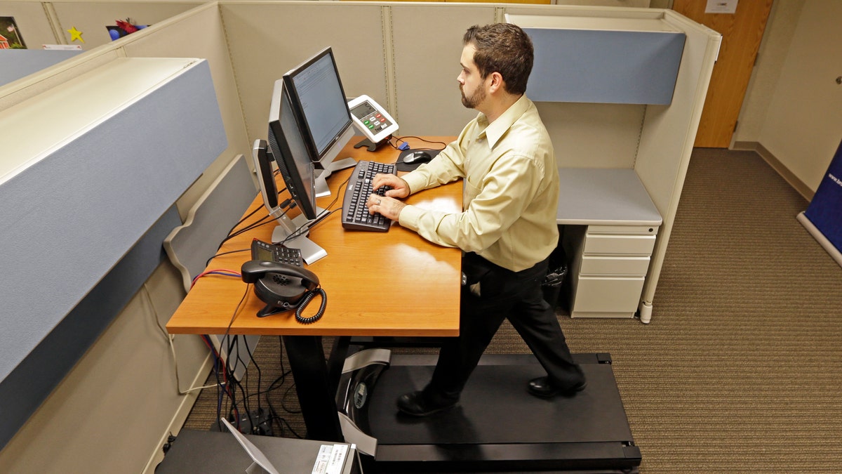 55155d8b-Exercising While Working