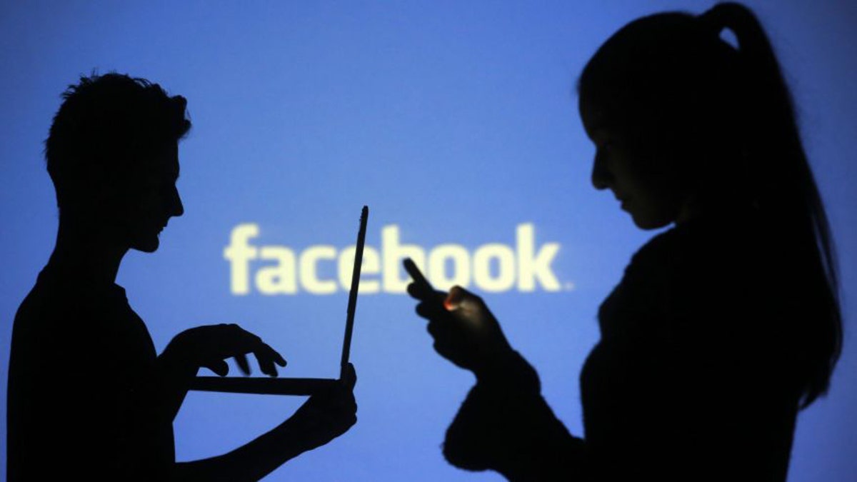 Pertanyaan dan Pertanyaan Teknis: Memata -matai ponsel, apa yang diketahui Facebook, bola kerja dan banyak lagi
