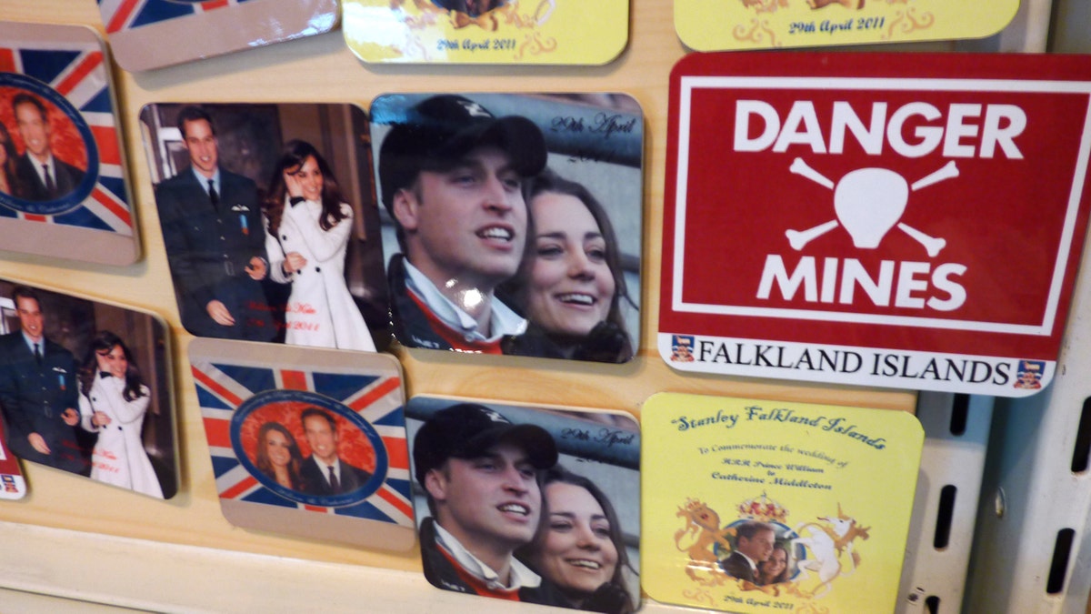 Pangeran William memenangkan hati penduduk di Falklands yang disengketakan