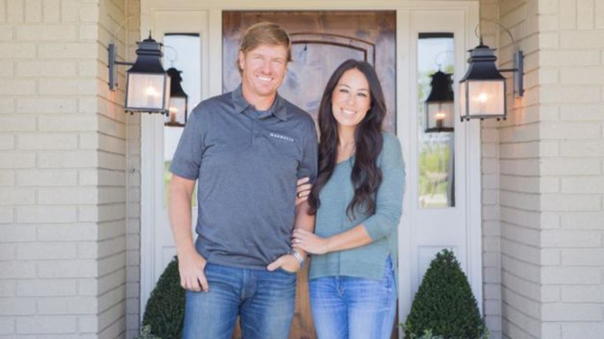 Chip and Joanna Gaines Get a Shocking Phone Call (Guess Who?)