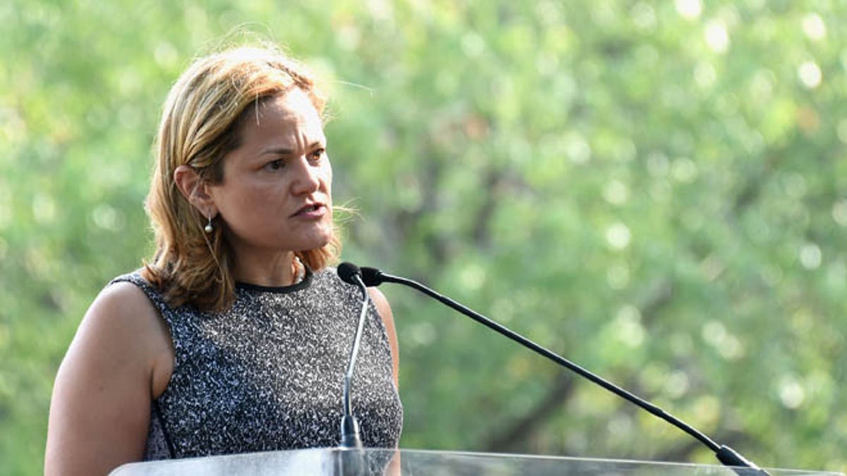 Ketua Dewan Kota New York Mark-Viverito mendukung Clinton sebagai presiden