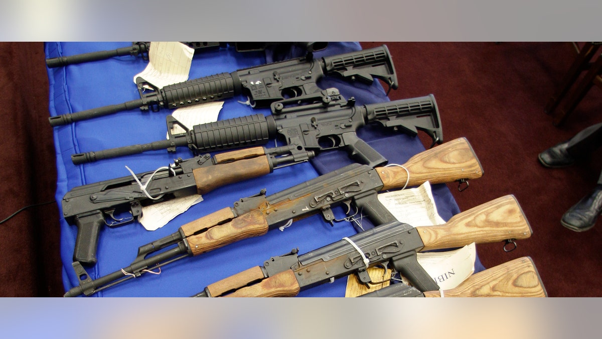 ATF Menghancurkan Ibu Rumah Tangga Asli Membeli Senjata untuk Kartel